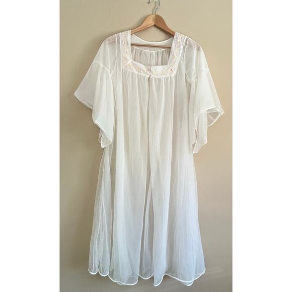 Vintage Sheer Bell Sleeve Peignoir Robe Long Lingerie Negligee Embroidered - Picture 2 of 9